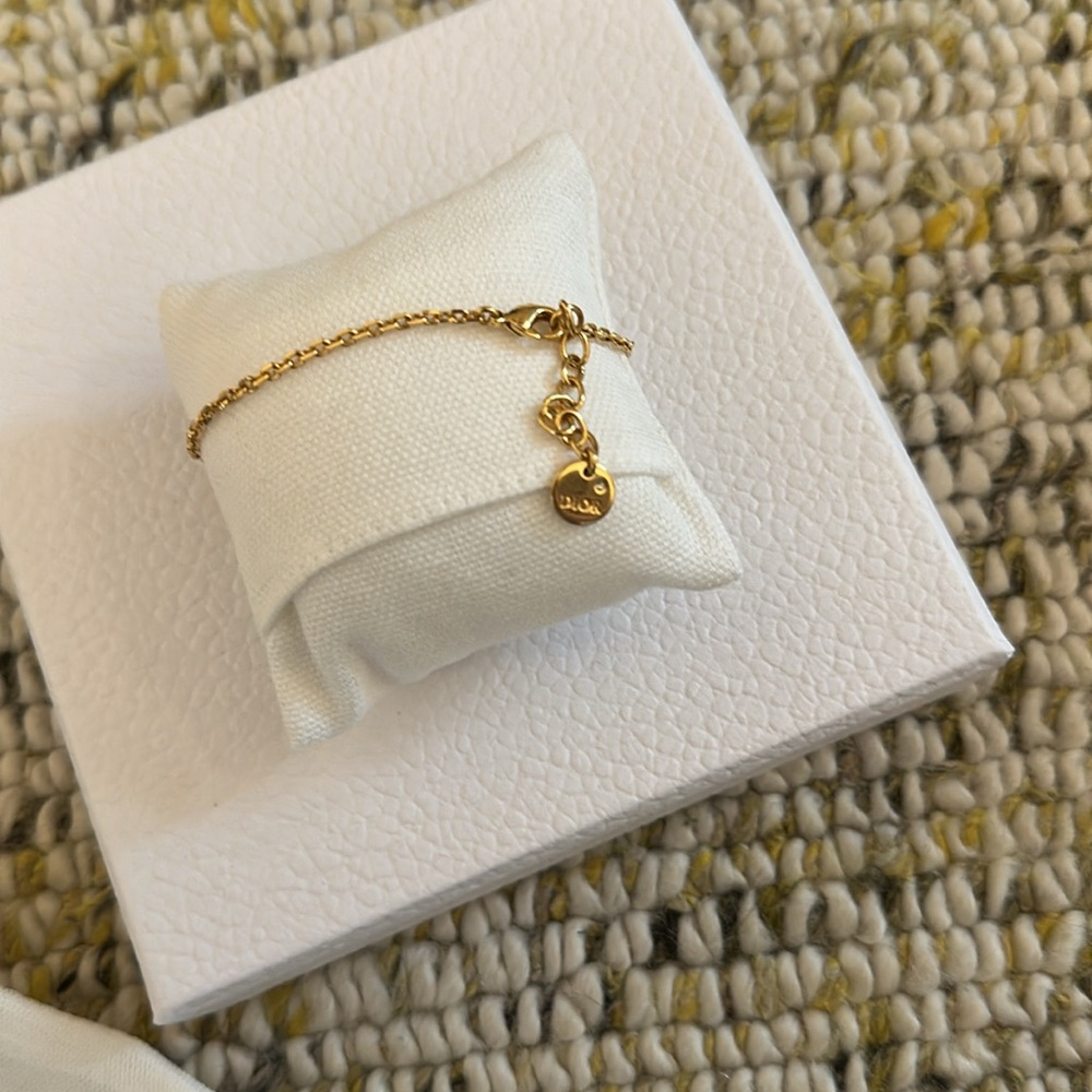 Dior Petite CD bracelet in gold - Picture 3 of 8